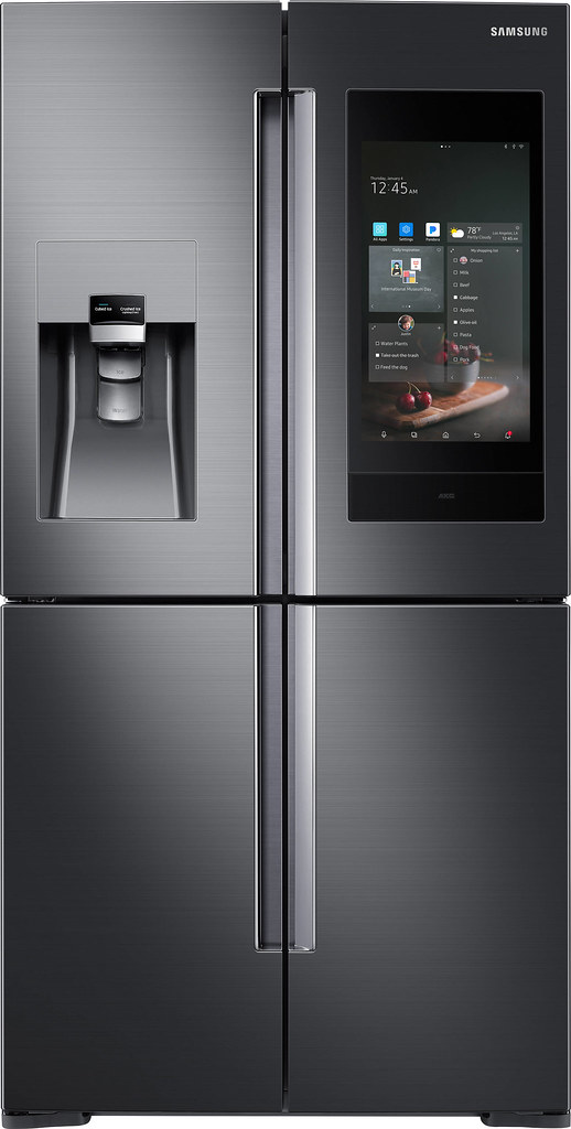 Холодильник із сенсорним екраном