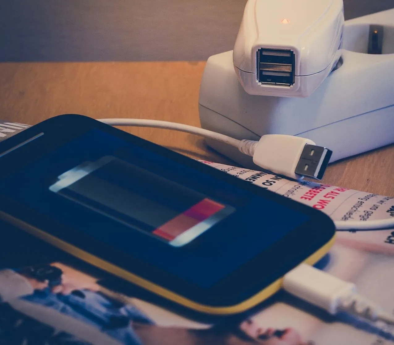 Почему телефон очень долго заряжается?