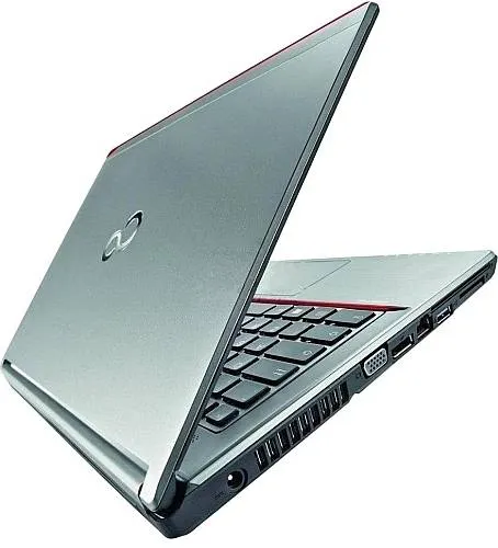 Огляд Fujitsu LIFEBOOK E7330 (VFY: E7330M67A1RU): самий захищений ультрабук преміум-класу
