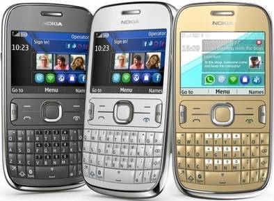 Огляд Nokia 302 (Asha): повноцінний QWERTY-фон з Wi-Fi