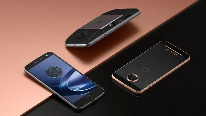Обзор-сравнение мобильных телефонов Moto Z и Moto Z Play с набором модулей Moto Mods