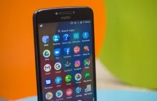 Огляд смартфона Moto E4