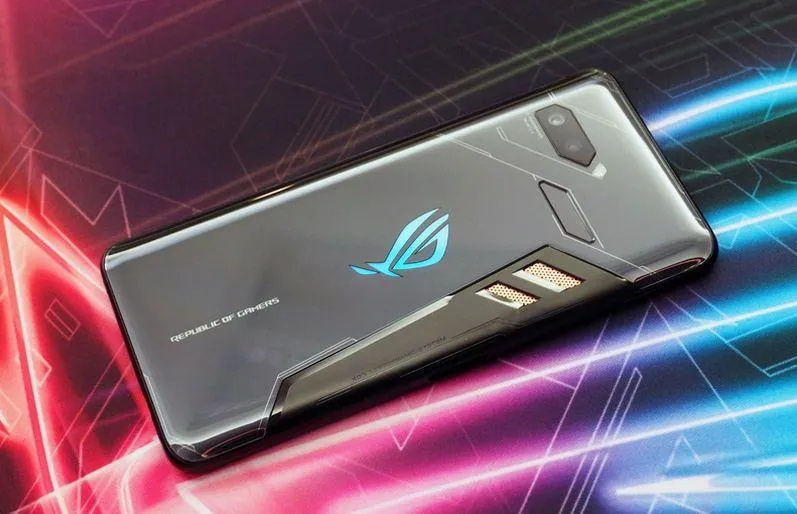 Представлен ASUS ROG Phone - смарфон для геймеров