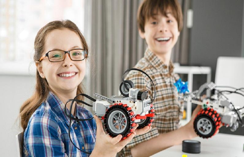 Знакомим ребенка с основами робототехники: как это сделать и в чем польза?